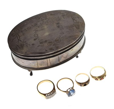 Lot 132 - Four dress rings and a silver trinket box
