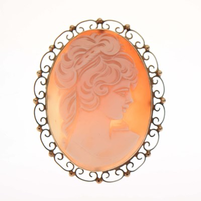 Lot 46 - 20th century 9ct gold cameo brooch