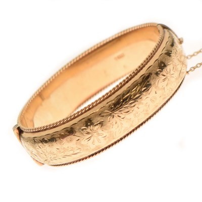 Lot 42 - 9ct gold snap bangle