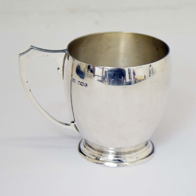 Lot 286 - George V silver christening mug of barrel form