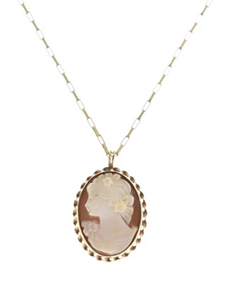 Lot 71 - Cameo pendant on a 9ct gold chain