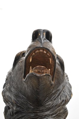 Lot 526 - Rare 'Black Forest' carved and stained wood hall chair in the form of a bear, circa 1900