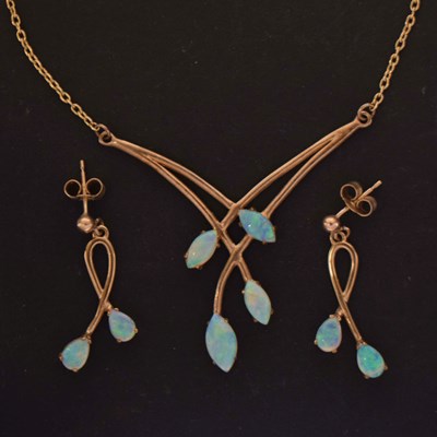 Lot 83 - Suite of opal 9ct gold jewellery