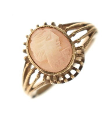 Lot 41 - Yellow metal shell cameo ring, stamped '9ct'
