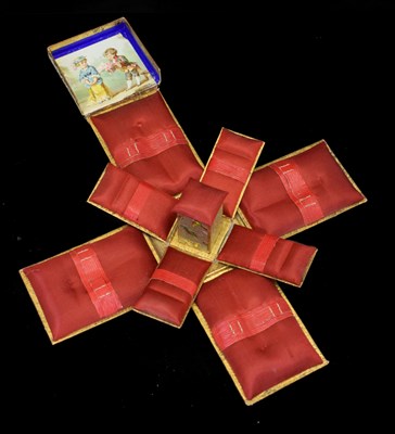 Lot 299 - Early 20th century fold out needle box