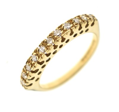 Lot 10 - Diamond 18ct yellow gold ring