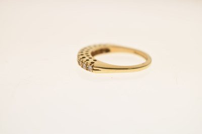 Lot 10 - Diamond 18ct yellow gold ring