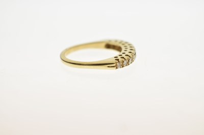 Lot 10 - Diamond 18ct yellow gold ring