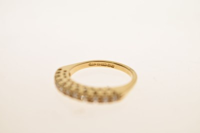 Lot 10 - Diamond 18ct yellow gold ring