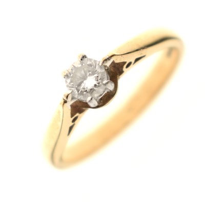 Lot 1 - Solitaire diamond 9ct gold ring