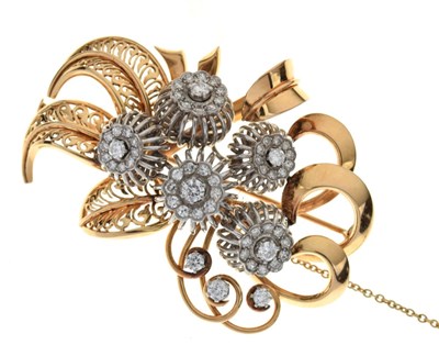 Lot 103 - 1950's diamond brooch