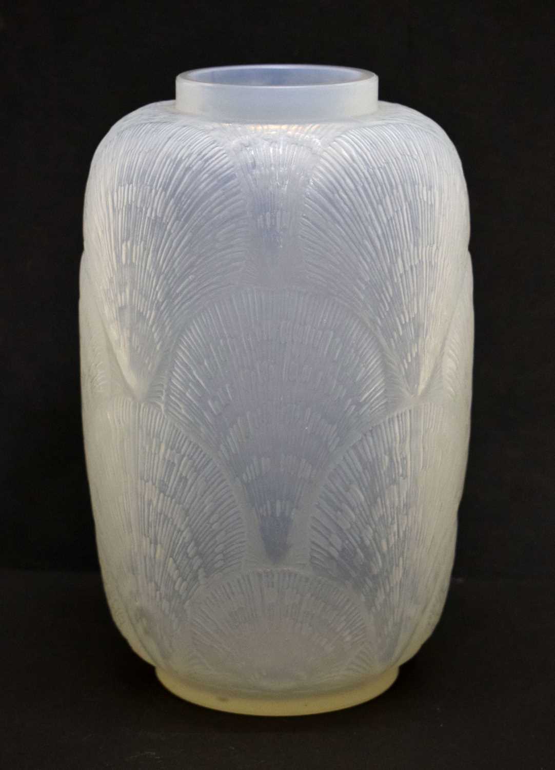Lot 295 - René Lalique (1860-1945) - 'Coquilles' opalescent glass vase