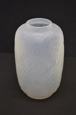 Lot 295 - René Lalique (1860-1945) - 'Coquilles' opalescent glass vase