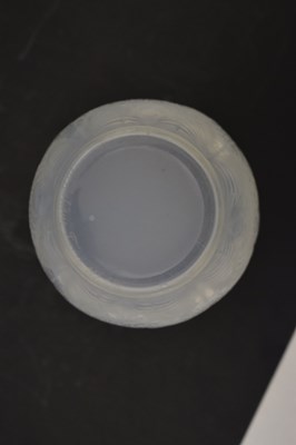 Lot 295 - René Lalique (1860-1945) - 'Coquilles' opalescent glass vase