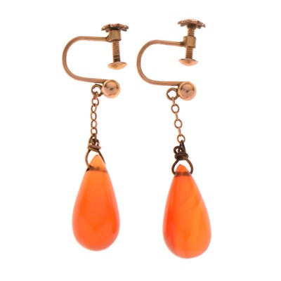 Lot 119 - Pair of carnelian drop earrings