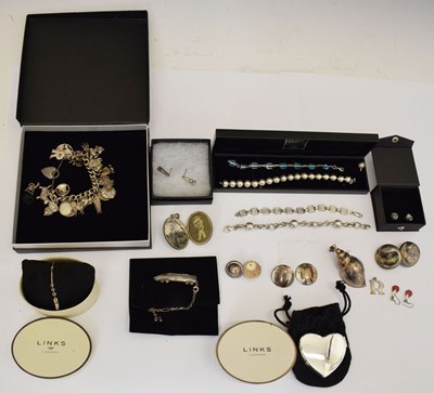 Lot 158 - Quantity of silver and other jewellery