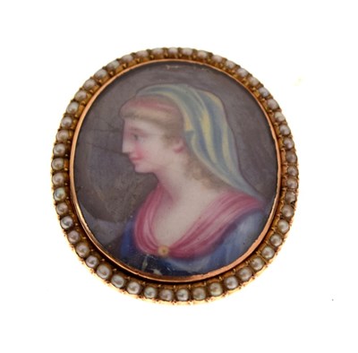 Lot 92 - Portrait brooch