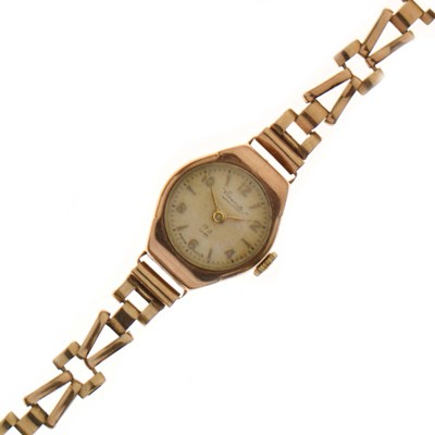 Lot 178 - Everite - Lady's 9ct gold bracelet watch