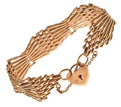 Lot 124 - 9ct gold gate link bracelet