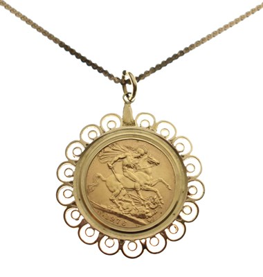 Lot 248 - Queen Elizabeth gold sovereign in 9ct gold pendant mount and chain