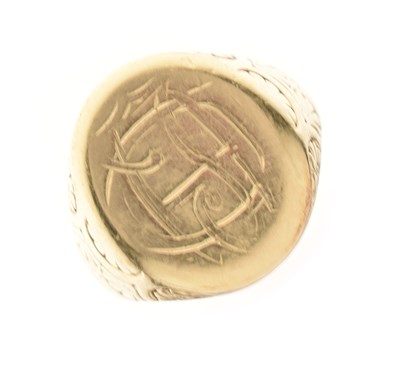 Lot 50 - Yellow metal signet ring, unmarked