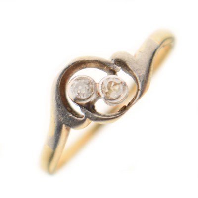 Lot 13 - Edwardian diamond two-stone crossover ring, stamped '18ct Plat'