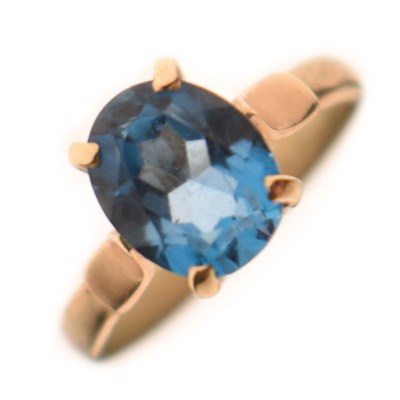Lot 14 - 9ct gold blue topaz dress ring
