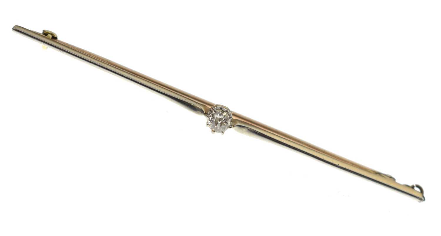 Lot 33 - Early 20th century diamond unmarked rose and white metal bar brooch