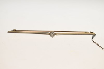 Lot 33 - Early 20th century diamond unmarked rose and white metal bar brooch
