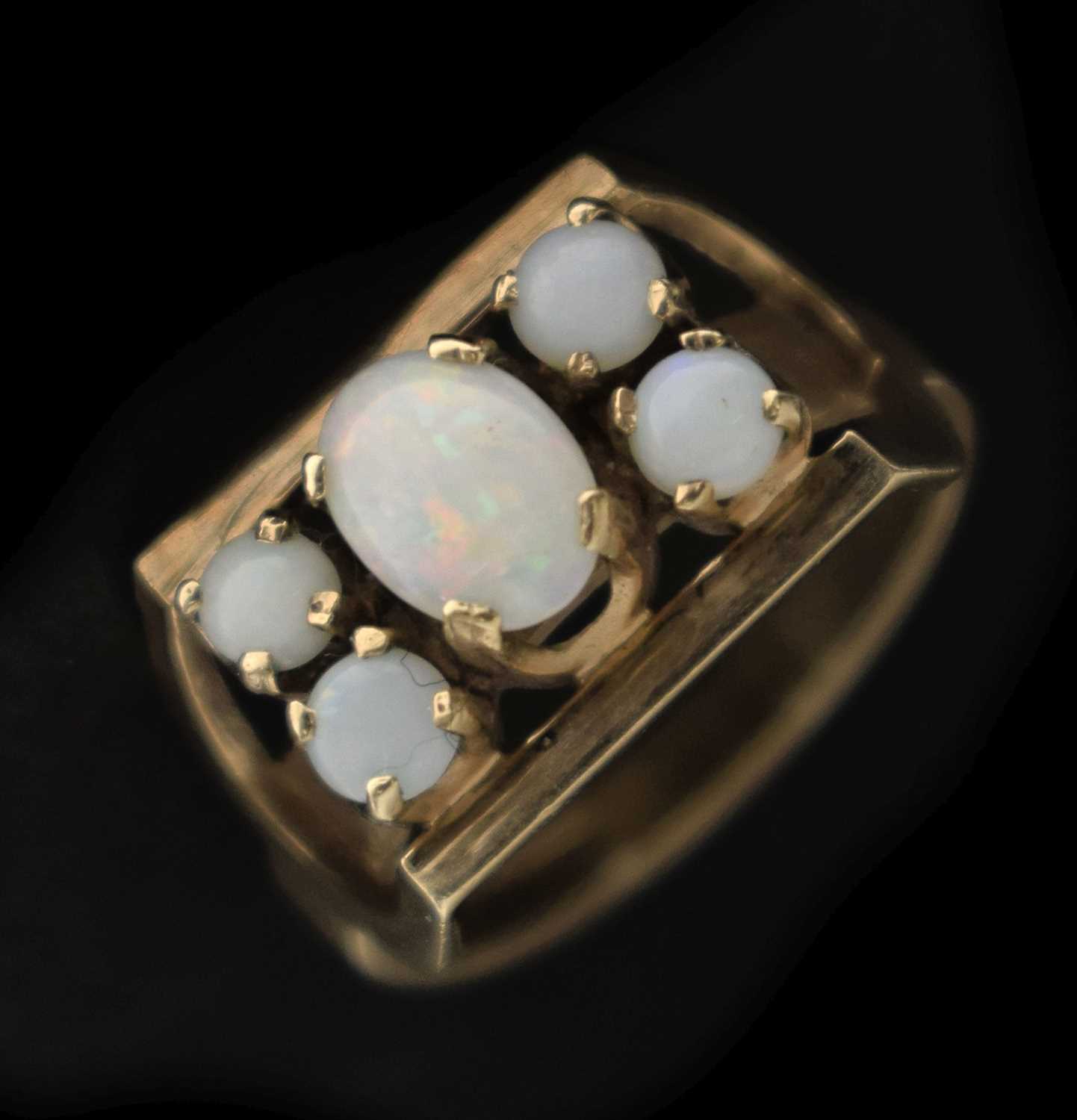 Lot 20 - Modernist opal 9ct gold dress ring
