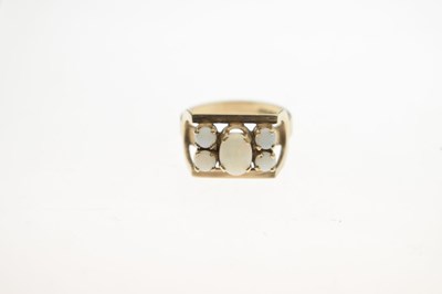 Lot 20 - Modernist opal 9ct gold dress ring