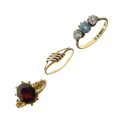 Lot 45 - Three assorted 9ct gold dress rings