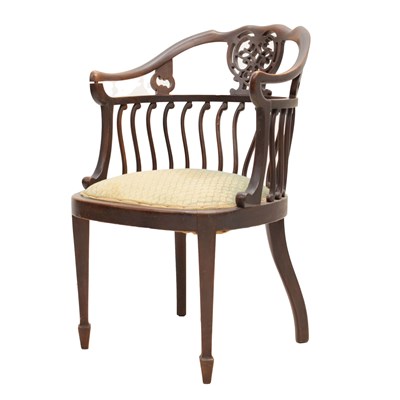 Lot 573 - Edwardian mahogany tub chair