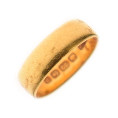 Lot 51 - George V 22ct gold wedding band
