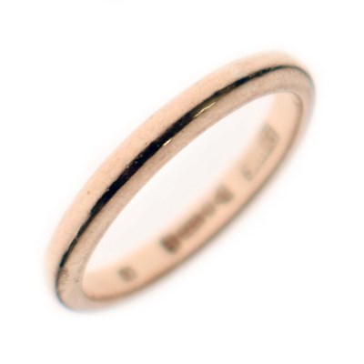 Lot 55 - George VI 9ct gold wedding band