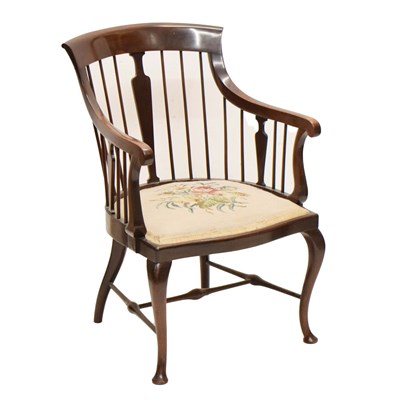 Lot 572 - Edwardian mahogany tub chair