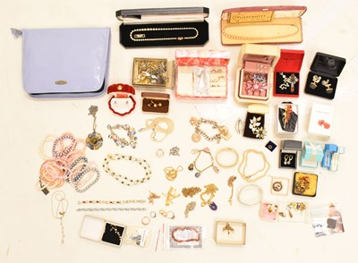 Lot 149 - Collection of costume jewellery