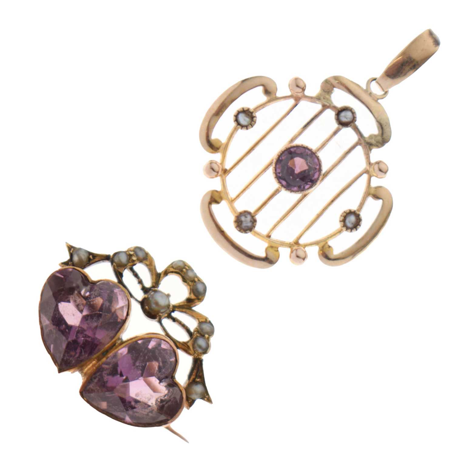 Lot 44 - Late Victorian / Edwardian sweetheart brooch and a pendant (2)