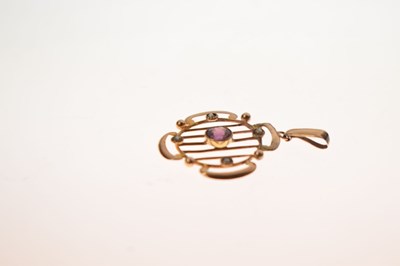 Lot 44 - Late Victorian / Edwardian sweetheart brooch and a pendant (2)