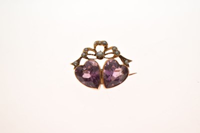 Lot 44 - Late Victorian / Edwardian sweetheart brooch and a pendant (2)