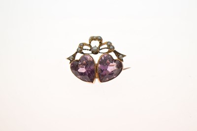 Lot 44 - Late Victorian / Edwardian sweetheart brooch and a pendant (2)