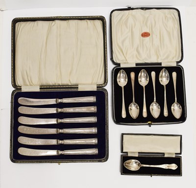 Lot 210 - Cased set of six George V silver teaspoons, etc