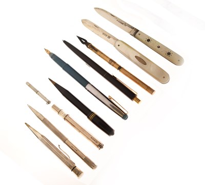 Lot 209 - Collection of silver folding fruit knives, mechanical pencils, etc