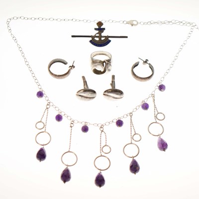 Lot 151 - Small collection of silver jewellery