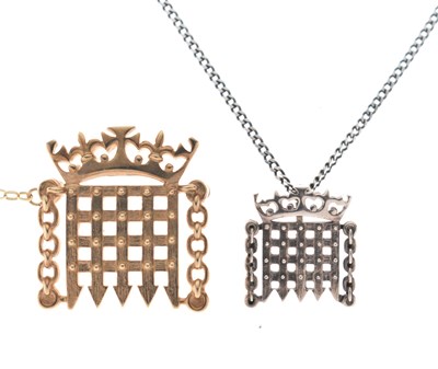 Lot 41 - House of Commons 9ct gold brooch and silver pendant necklace
