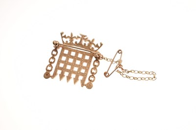 Lot 41 - House of Commons 9ct gold brooch and silver pendant necklace