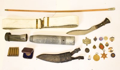 Lot 496 - Collection of military items