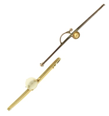 Lot 66 - Early 20th century citrine bar brooch, stamped '9ct', etc