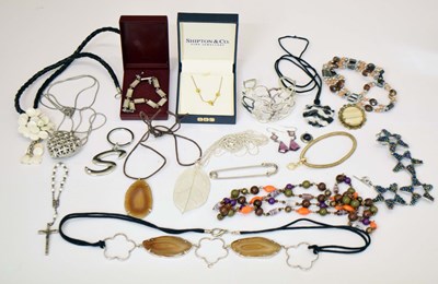 Lot 155 - Collection of costume jewellery