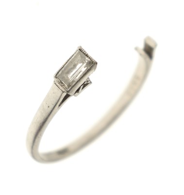 Lot 14 - Platinum ring mount (a/f)